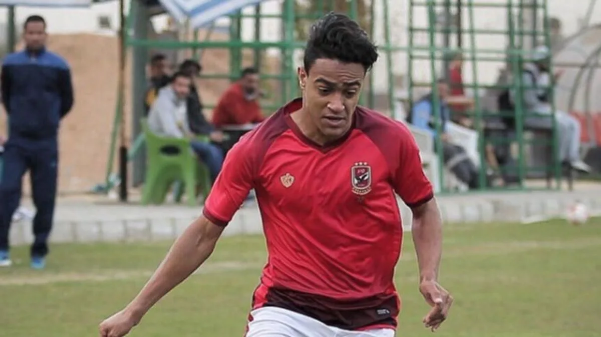 مصطفى البدري يبرم عقد انتقاله إلى بتروجيت بعد إنهاء تعاقده مع الأهلي.