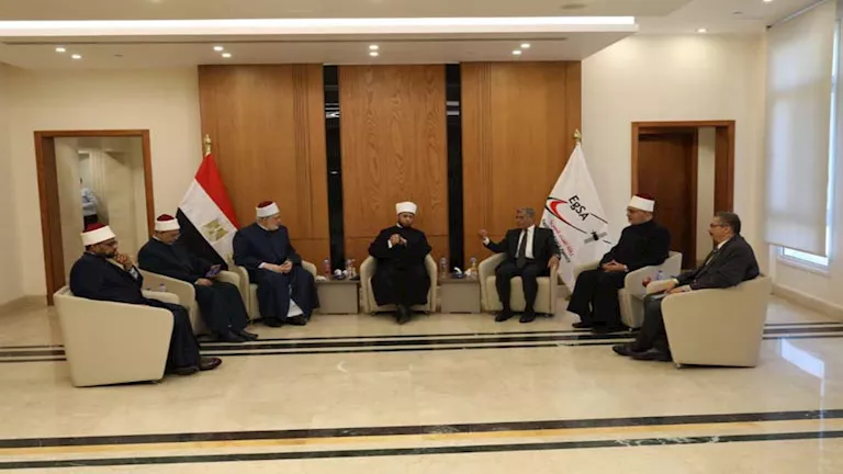 مفتي الجمهورية يدعو لإدراج “فقه الفضاء” في المناهج الدراسية للشريعة والمواد التعليمية. مفتي الجمهورية يدعو لإدراج “فقه الفضاء” في المناهج الدراسية للشريعة والمواد التعليمية.