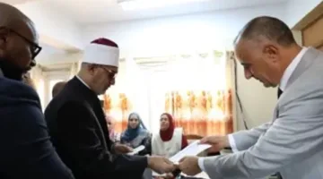 مفتي الجمهورية يشارك في التصويت لانتخابات مجلس الشيوخ 2025