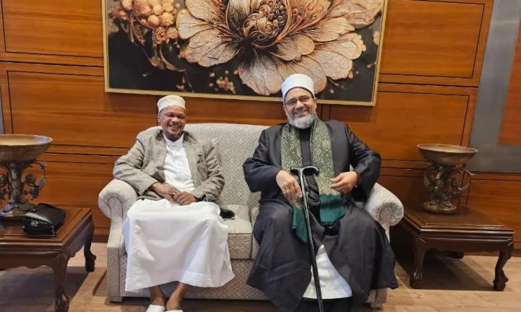 ممثلو 70 دولة يصلون إلى مطار القاهرة للمشاركة في المؤتمر العالمي للإفتاء ممثلو 70 دولة يصلون إلى مطار القاهرة للمشاركة في المؤتمر العالمي للإفتاء