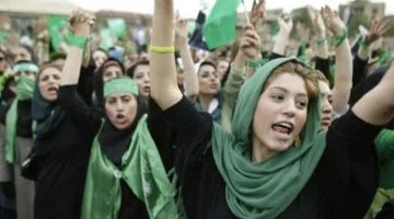 من المسؤول عن تدمير إيران.. لا أحد يتحمل اللوم!