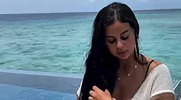 منة عرفة تشارك لحظات من حياتها اليومية في جزر المالديف أثناء تواجدها في حمام السباحة