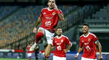 مواجهة المثيرة بين الأهلي وبيراميدز في صراع المركزين السادس والعاشر بالدوري
