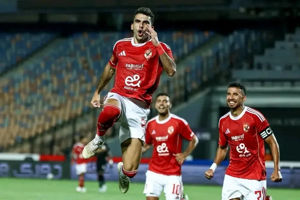مواجهة المثيرة بين الأهلي وبيراميدز في صراع المركزين السادس والعاشر بالدوري مواجهة المثيرة بين الأهلي وبيراميدز في صراع المركزين السادس والعاشر بالدوري