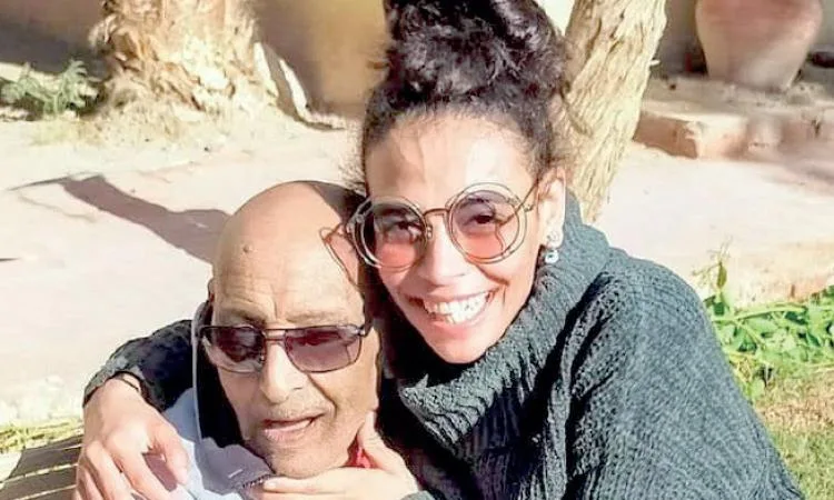 مى حمدى منصور تتناول «عالم» عمها شاعر النصر ومؤلف «حدوتة مصرية» مى حمدى منصور تتناول «عالم» عمها شاعر النصر ومؤلف «حدوتة مصرية»