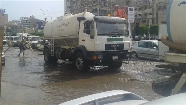 مياه الشرب في الجيزة: حدوث كسر مفاجئ في أنبوب مياه بقطر 1000 مم بالعياط مياه الشرب في الجيزة: حدوث كسر مفاجئ في أنبوب مياه بقطر 1000 مم بالعياط