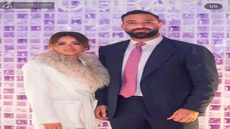 ميدو يشارك 4 صور مع زوجته في حدث منحدث. ميدو يشارك 4 صور مع زوجته في حدث منحدث.