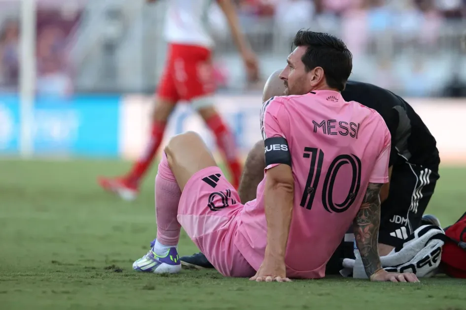 ميسي يتعذر عنه اللعب مع إنتر ميامي ضد بوماس المكسيكي في كأس الرابطتين ميسي يتعذر عنه اللعب مع إنتر ميامي ضد بوماس المكسيكي في كأس الرابطتين