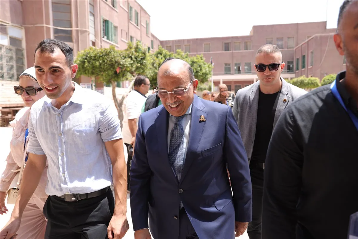 نائب رئيس “الجبهة الوطنية” يمارس حقه في التصويت خلال انتخابات الشيوخ 2025 نائب رئيس “الجبهة الوطنية” يمارس حقه في التصويت خلال انتخابات الشيوخ 2025