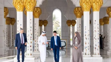 نائب رئيس الحكومة المولدوفي يتفقد جامع الشيخ زايد الكبير