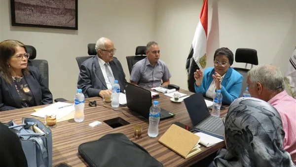 نائب وزير الصحة تراجع الاستراتيجية الوطنية للسكان والتنمية وتخطيط المرحلة الثانية