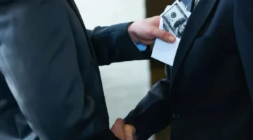 نائب يُتَهم بالاستيلاء على أموال في صفقة طائرات مسيّرة للجيش!