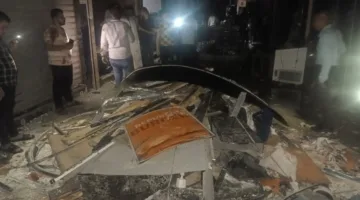 نقدم الصور الأولية لحريق مطعم نتيجة انفجار أسطوانة غاز في سوهاج.