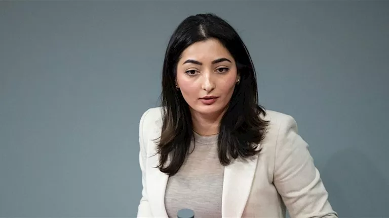 نقل وزيرة التنمية الألمانية إلى ملجأ في القدس بعد إطلاق صاروخ من اليمن نقل وزيرة التنمية الألمانية إلى ملجأ في القدس بعد إطلاق صاروخ من اليمن