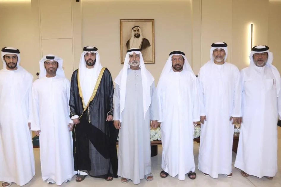 نهيان بن مبارك يشارك في احتفالات المنصوري نهيان بن مبارك يشارك في احتفالات المنصوري