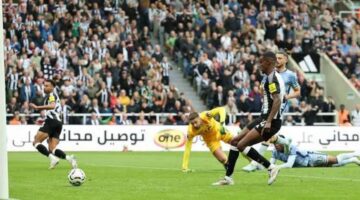 نيوكاسل يفاجئ ليفربول رسمياً بصفقة إيزاك