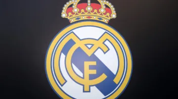 هاكر ريال مدريد يتنحى عن منصبه في لجنة الحكام بالاتحاد الإسباني