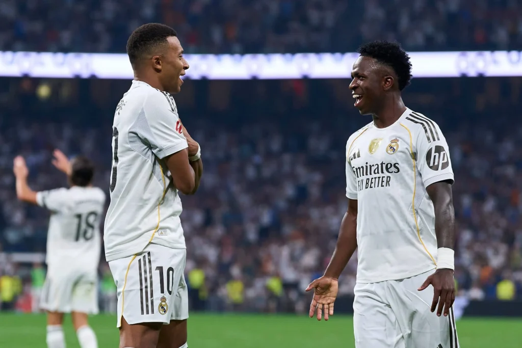 هتافات عنصرية ضد فينيسيوس ومبابي في مباراة ريال مدريد وأوفييدو تحت صوت القرد