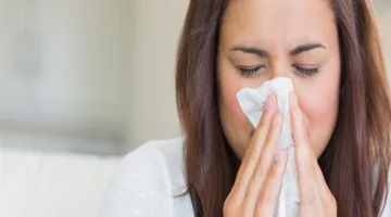 هل يمكن أن يتسبب العطس في خروج عينيك من محجريهما؟… طبيب يوضح الأمر