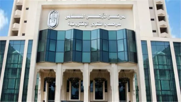 هل يُعتبر التيمم مقتصرًا على التراب فقط؟ .. عضو من مركز الأزهر توضح الأمر هل يُعتبر التيمم مقتصرًا على التراب فقط؟ .. عضو من مركز الأزهر توضح الأمر