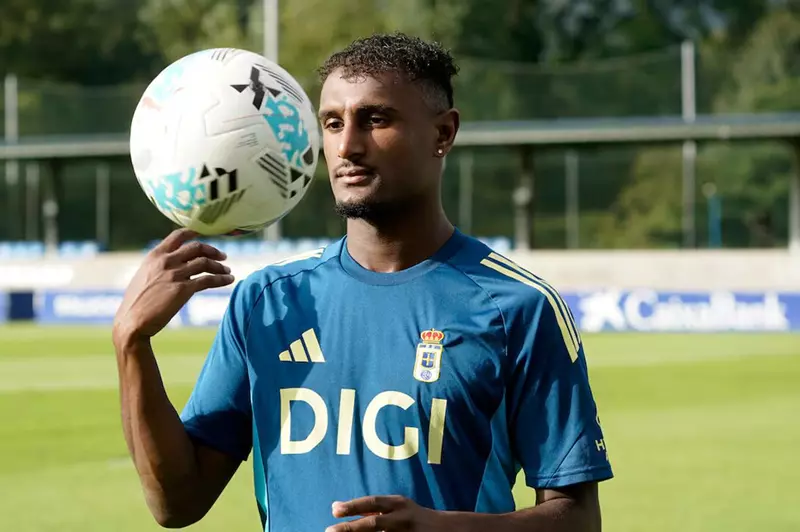 هيثم حسن يحل محل لاعب آخر.. التشكيلة الرسمية لريال أوفييدو ضد ريال مدريد في الدوري الإسباني هيثم حسن يحل محل لاعب آخر.. التشكيلة الرسمية لريال أوفييدو ضد ريال مدريد في الدوري الإسباني