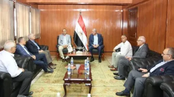 وزير الأعمال العامة يجتمع مع محافظ الغربية ونواب المجلس