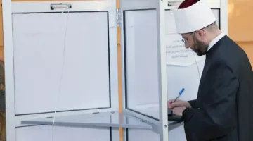 وزير الأوقاف casts his vote in the Senate elections and encourages participation.