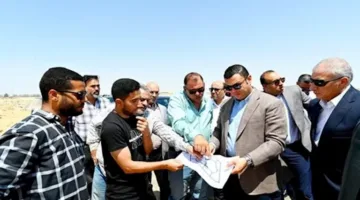 وزير الإسكان يزور مشاريع تنفيذ خدمات البنية التحتية في منطقة جنيفة بمدينة الش.