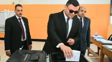 وزير الإسكان يشجع المواطنين على المشاركة في انتخابات مجلس الشيوخ 2025 بعد إدلائه بصوته