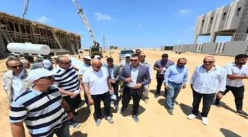 وزير الإسكان يقوم بجولة تفقدية لمشروع خدمات الأراضي الصناعية في برج العرب الجديدة