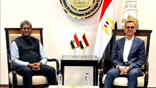 وزير الاستثمار يناقش مع السفير الهندي في القاهرة طرق تعزيز الروابط الاقتصادية بين الدولتين وزير الاستثمار يناقش مع السفير الهندي في القاهرة طرق تعزيز الروابط الاقتصادية بين الدولتين