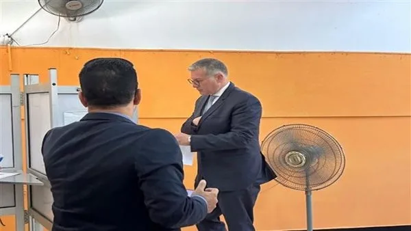 وزير البترول يشارك في تصويت انتخابات مجلس الشيوخ بلجنته في التجمع الخامس