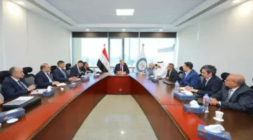 وزير البترول يناقش مشروع المسح الجوي مع شركات محلية ودولية