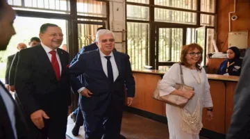 وزير التعليم العالي يرأس لجنة تقييم أطروحة دكتوراه في كلية التخطيط الإقليمي