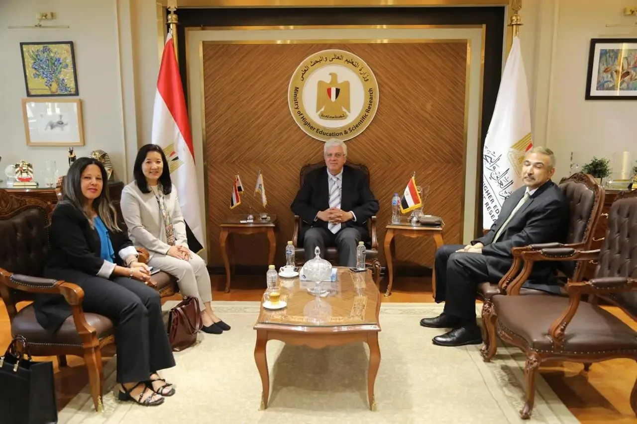 وزير التعليم العالي يستقبل المسؤولة الجديدة للبرنامج الإنمائي للأمم المتحدة في مصر وزير التعليم العالي يستقبل المسؤولة الجديدة للبرنامج الإنمائي للأمم المتحدة في مصر