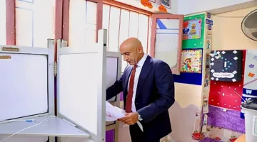 وزير التعليم يشارك في التصويت لانتخابات مجلس الشيوخ 2025