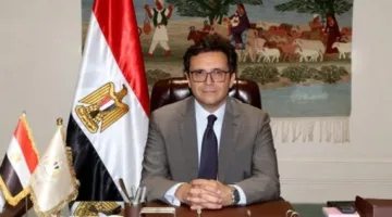 وزير الثقافة يتناول إنجازات الشركة القابضة للسينما في مجال التطوير واستغلال الموارد