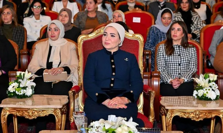 وزير الثقافة يعبّر عن امتنانه للسيدة انتصار السيسي لدعمها ورعايتها لجائزة الدولة للإبداع. وزير الثقافة يعبّر عن امتنانه للسيدة انتصار السيسي لدعمها ورعايتها لجائزة الدولة للإبداع.