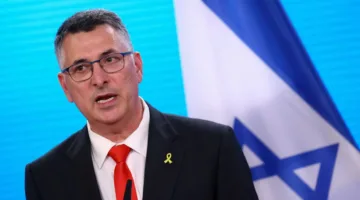 وزير الخارجية الإسرائيلي يؤكد على أهمية القضاء على ظاهرة احتجاز المدنيين.