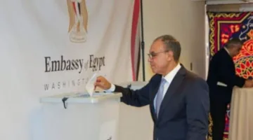 وزير الخارجية هو أول من يشارك في التصويت في انتخابات مجلس الشيوخ بواشنطن