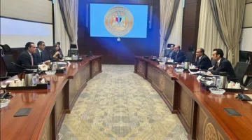 وزير الخارجية ووزير الاستثمار يبحثان تعزيز الروابط الاقتصادية والتجارية مع الولايات المتحدة والاتحاد الأوروبي