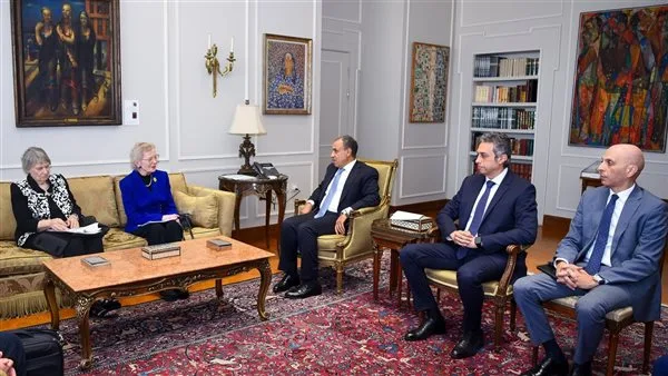 وزير الخارجية يؤكد رفض مصر القاطع لتهجير الفلسطينيين من أراضيهم وحل القضية الفلسطينية. وزير الخارجية يؤكد رفض مصر القاطع لتهجير الفلسطينيين من أراضيهم وحل القضية الفلسطينية.