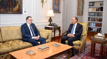 وزير الخارجية يتناول سبل التعاون في التدريب وإصلاح الإدارة مع رئيس الجهاز المركزي للتنظيم والإدارة