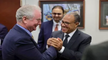 وزير الخارجية يجتمع بالسيناتور كريس فان هولن في مجلس الشيوخ الأمريكي