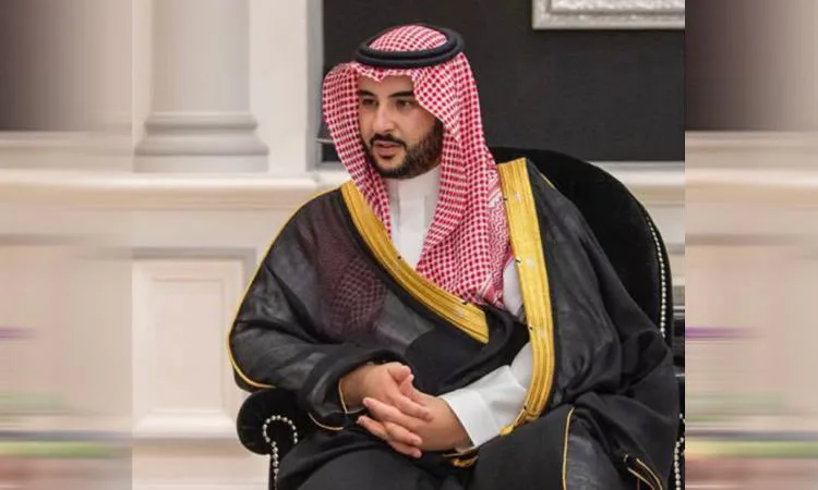 وزير الدفاع السعودي يناقش مع نظيره الأمريكي سبل تعزيز الأمن والاستقرار في المنطقة