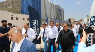 وزير الزراعة ومحافظ الشرقية يزوران أكبر منشأة لإنتاج اللقاحات الحيوانية