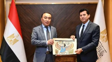 وزير الشباب والرياضة يجتمع بسفير كازاخستان لمناقشة أوجه التعاون المشترك