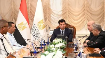 وزير الشباب والرياضة يجتمع مع وفد الشباب المغربي في سياق برنامج التبادل المتبادل