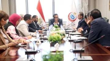 وزير الصحة يجتمع لمراقبة مخزون الأدوية وضمان الأمان الكافي لها