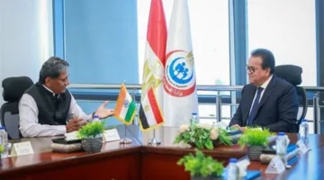 وزير الصحة يناقش مع السفير الهندي تعزيز التعاون في مجالات الرعاية الصحية والتكنولوجيا وتصنيع اللقاحات